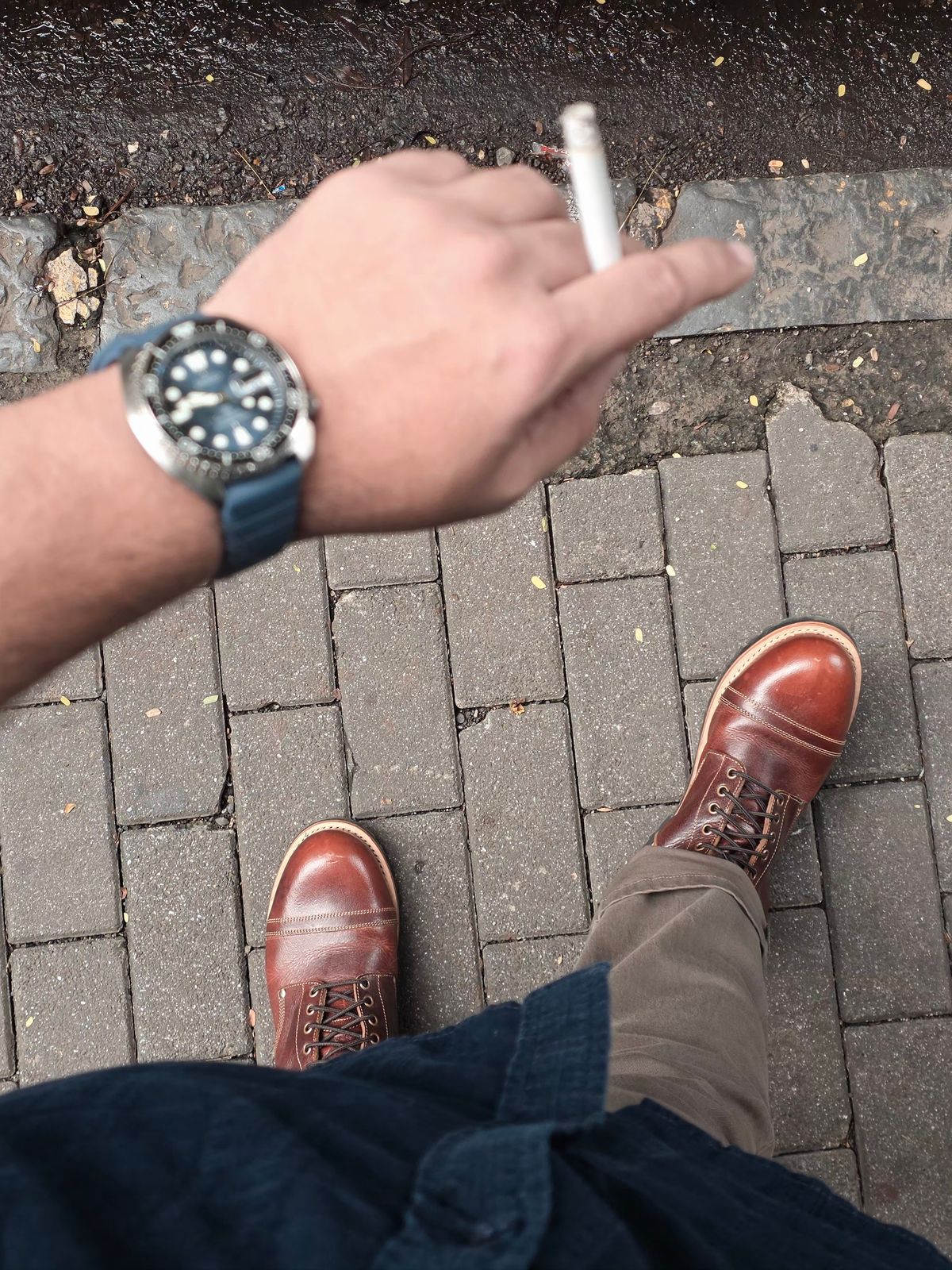 Photo by vishhh on October 25, 2025 of the Craft & Glory Craft & Glory / Combat 8" in Full Grain Waxed Water Buffalo.