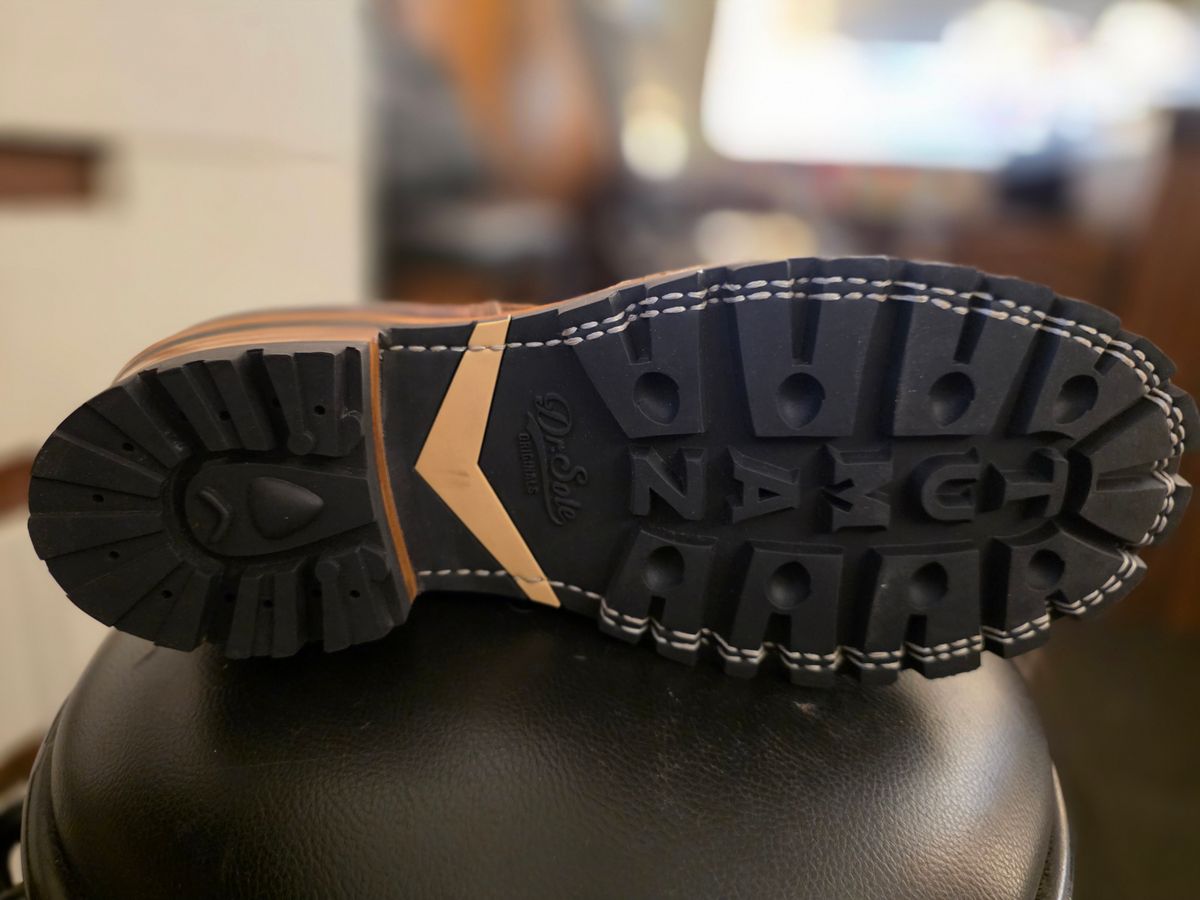 Photo by vishhh on November 3, 2025 of the Craft & Glory Craft & Glory / Trooper 8" Howreen Chromexcel no 8 in Horween Color 8 Chromexcel.