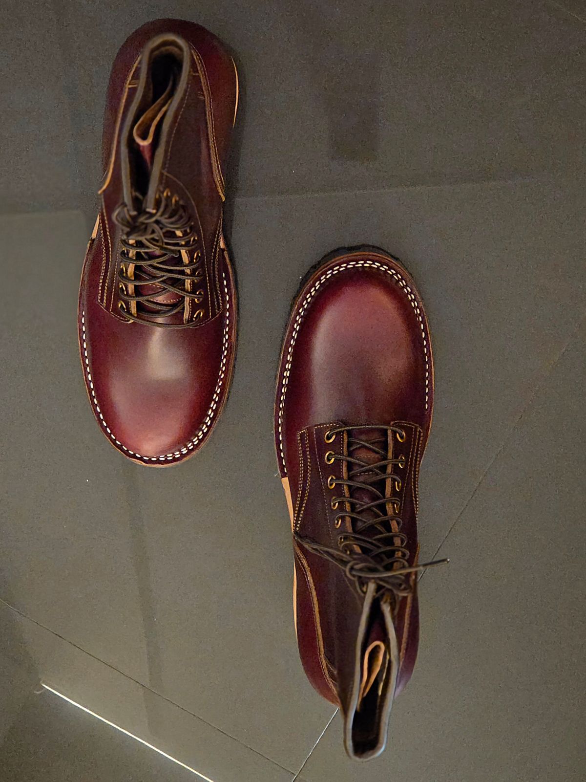 Photo by vishhh on November 3, 2025 of the Craft & Glory Craft & Glory / Trooper 8" Howreen Chromexcel no 8 in Horween Color 8 Chromexcel.