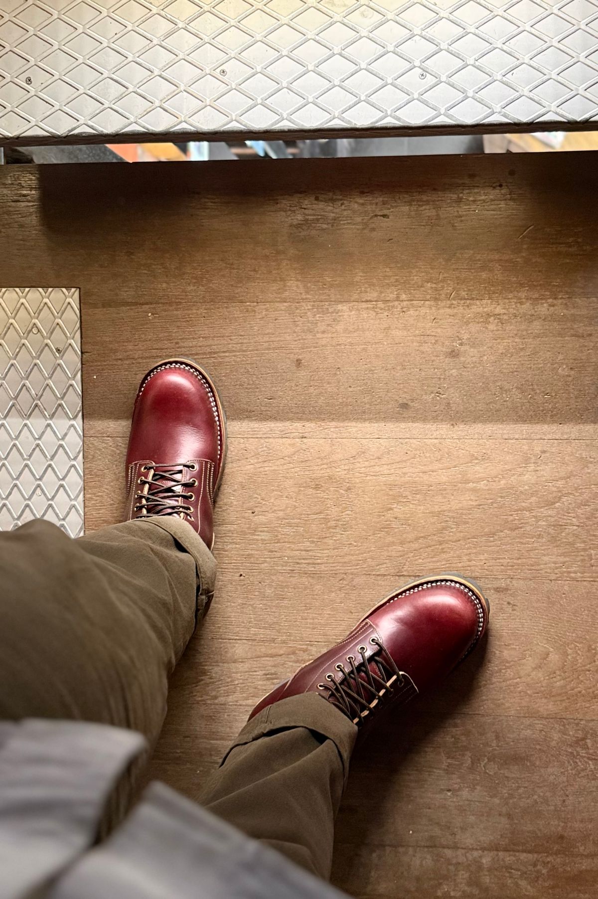 Photo by vishhh on November 3, 2025 of the Craft & Glory Craft & Glory / Trooper 8" Howreen Chromexcel no 8 in Horween Color 8 Chromexcel.