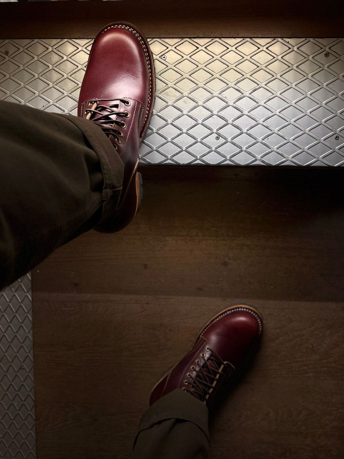 Photo by vishhh on November 3, 2025 of the Craft & Glory Craft & Glory / Trooper 8" Howreen Chromexcel no 8 in Horween Color 8 Chromexcel.