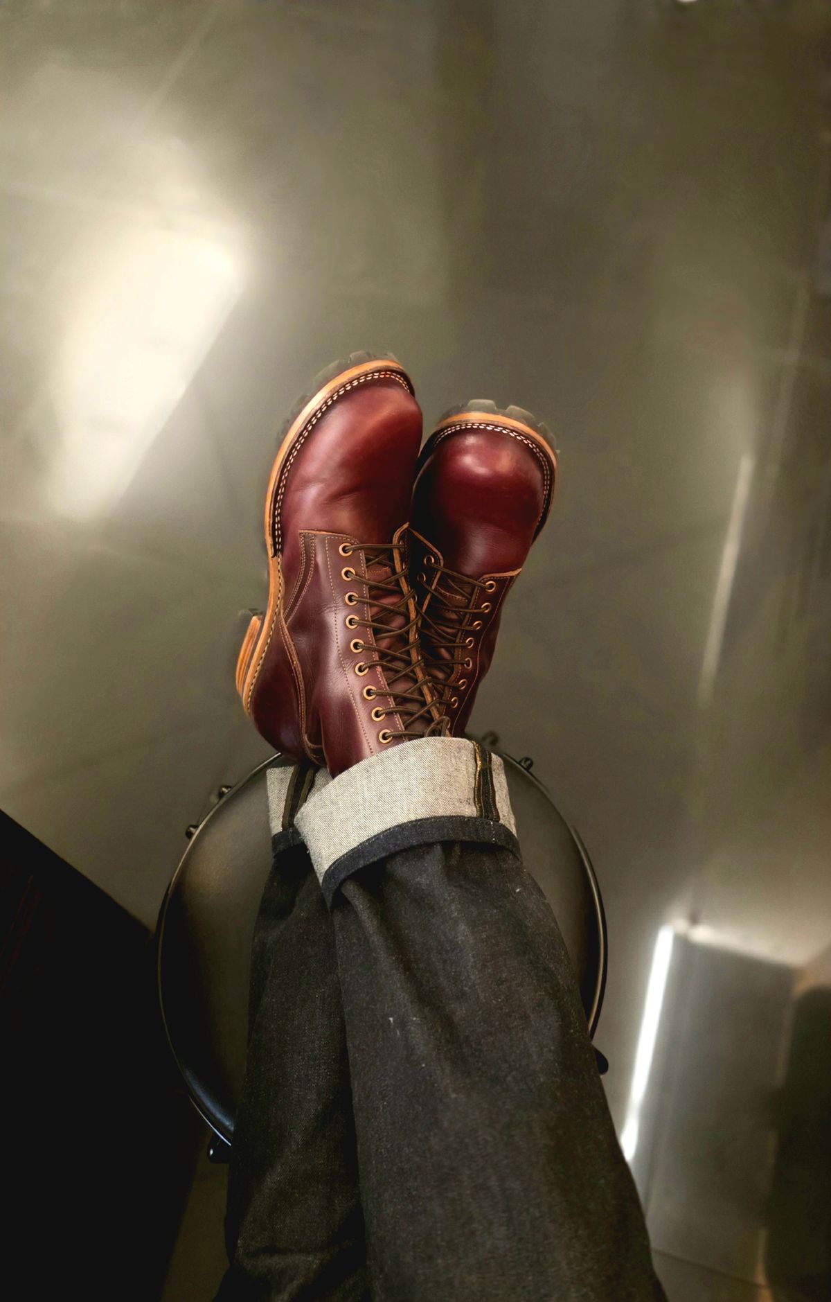 Photo by vishhh on January 6, 2026 of the Craft & Glory Craft & Glory / Trooper 8" Howreen Chromexcel no 8 in Horween Color 8 Chromexcel.