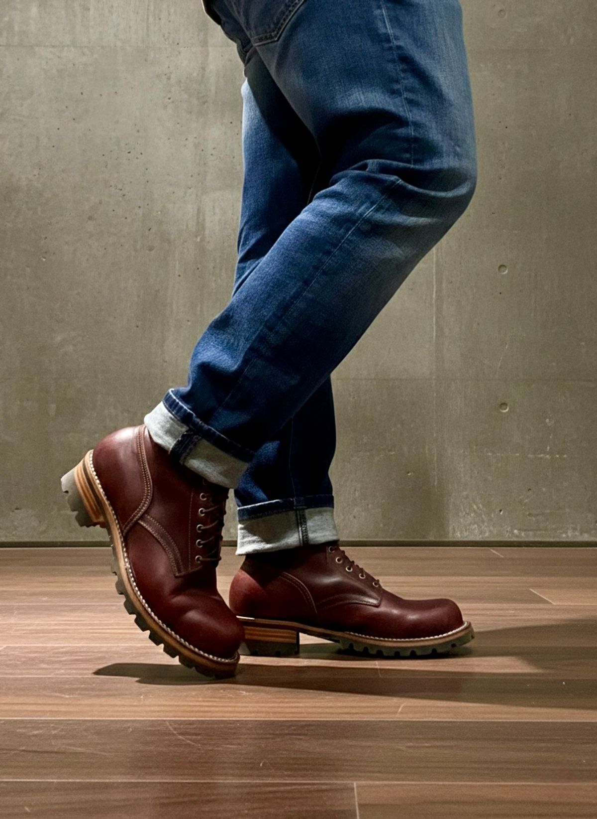 Photo by vishhh on February 21, 2026 of the Craft & Glory Craft & Glory / Trooper 8" Howreen Chromexcel no 8 in Horween Color 8 Chromexcel.