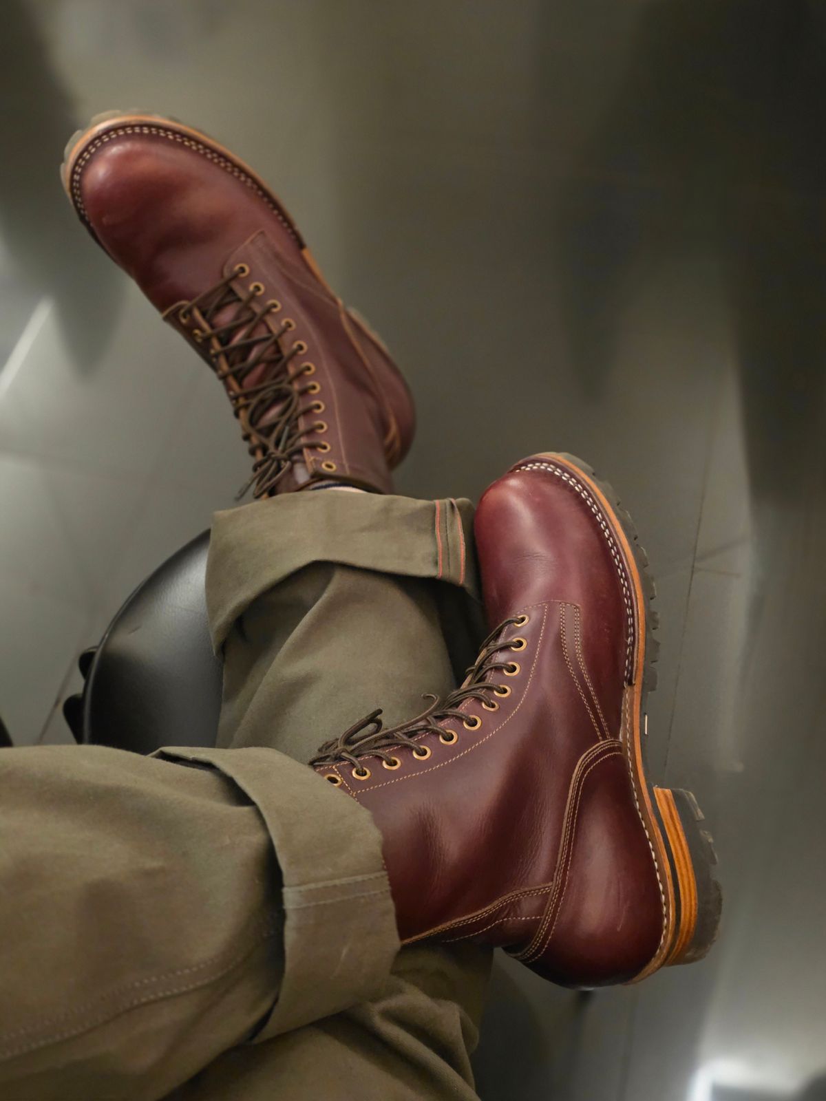 Photo by vishhh on April 14, 2026 of the Craft & Glory Craft & Glory / Trooper 8" Howreen Chromexcel no 8 in Horween Color 8 Chromexcel.