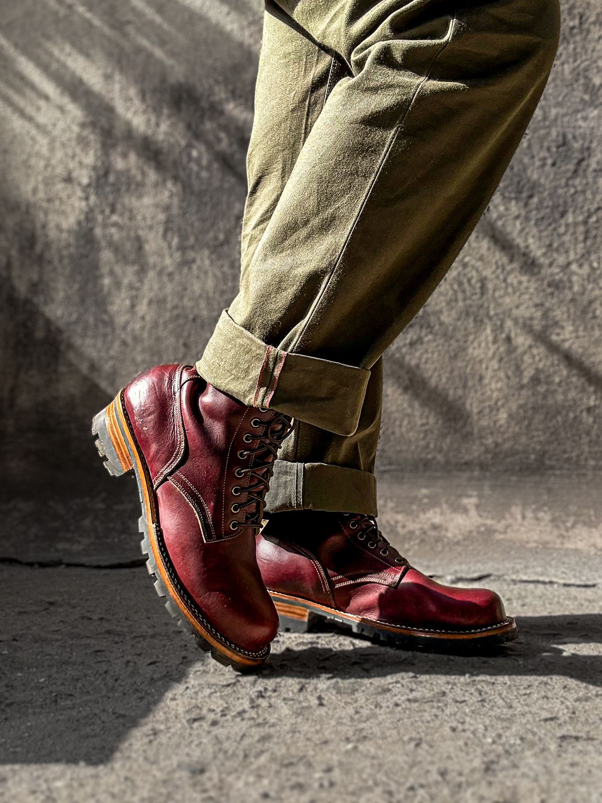 Photo by vishhh on April 14, 2026 of the Craft & Glory Craft & Glory / Trooper 8" Howreen Chromexcel no 8 in Horween Color 8 Chromexcel.