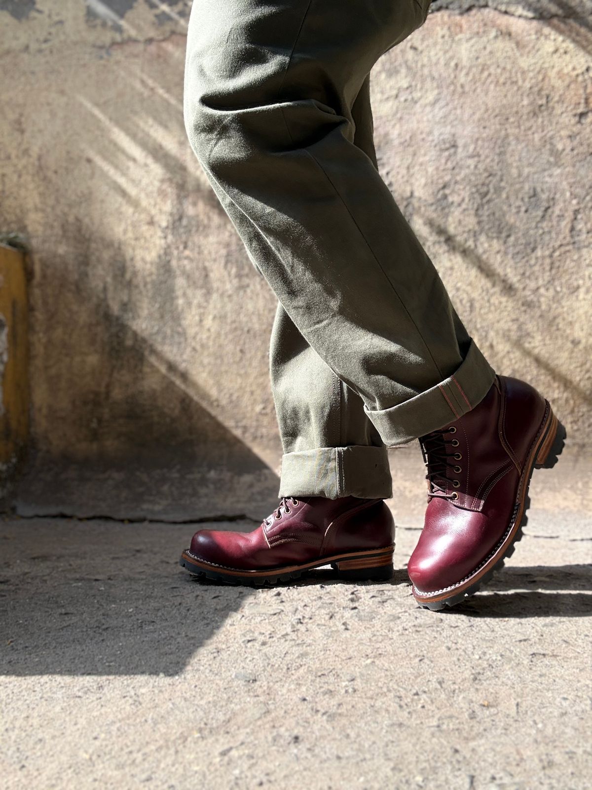 Photo by vishhh on April 14, 2026 of the Craft & Glory Craft & Glory / Trooper 8" Howreen Chromexcel no 8 in Horween Color 8 Chromexcel.