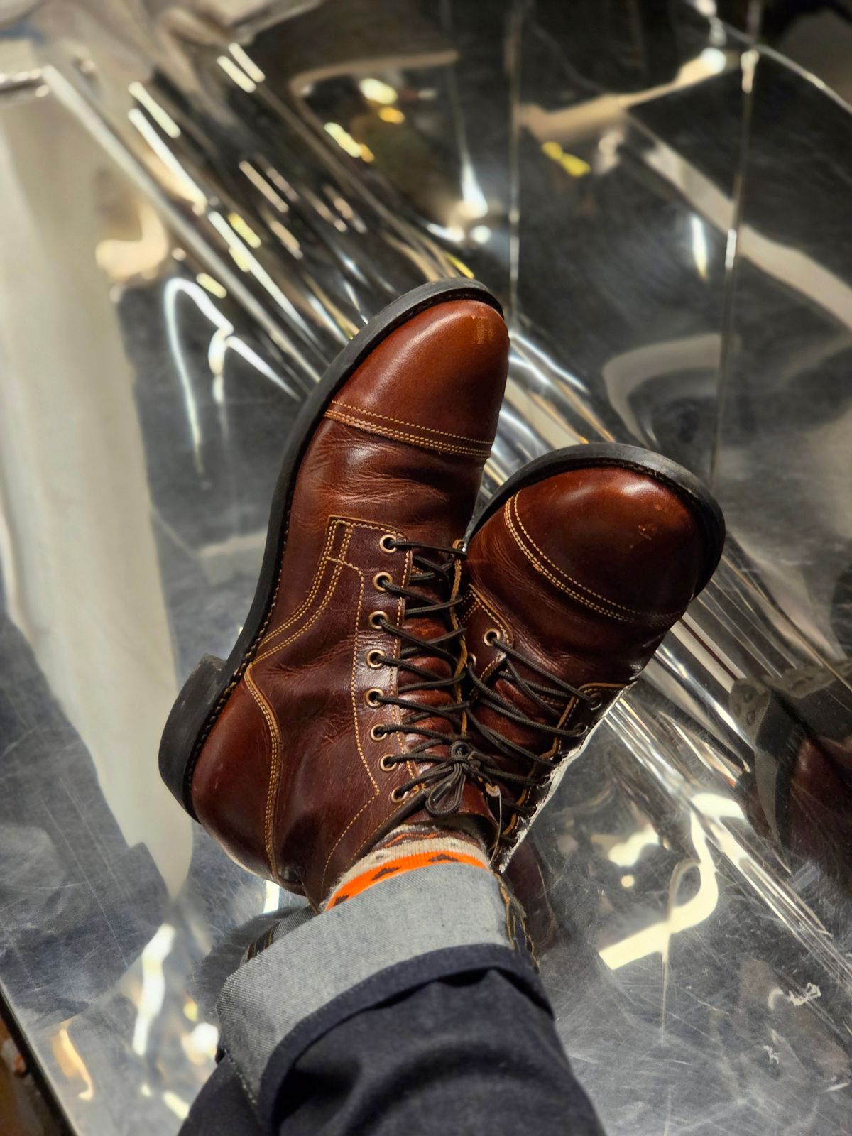 Photo by vishhh on October 17, 2025 of the Craft & Glory Craft & Glory / ASPEN in Full Grain Waxed Water Buffalo.