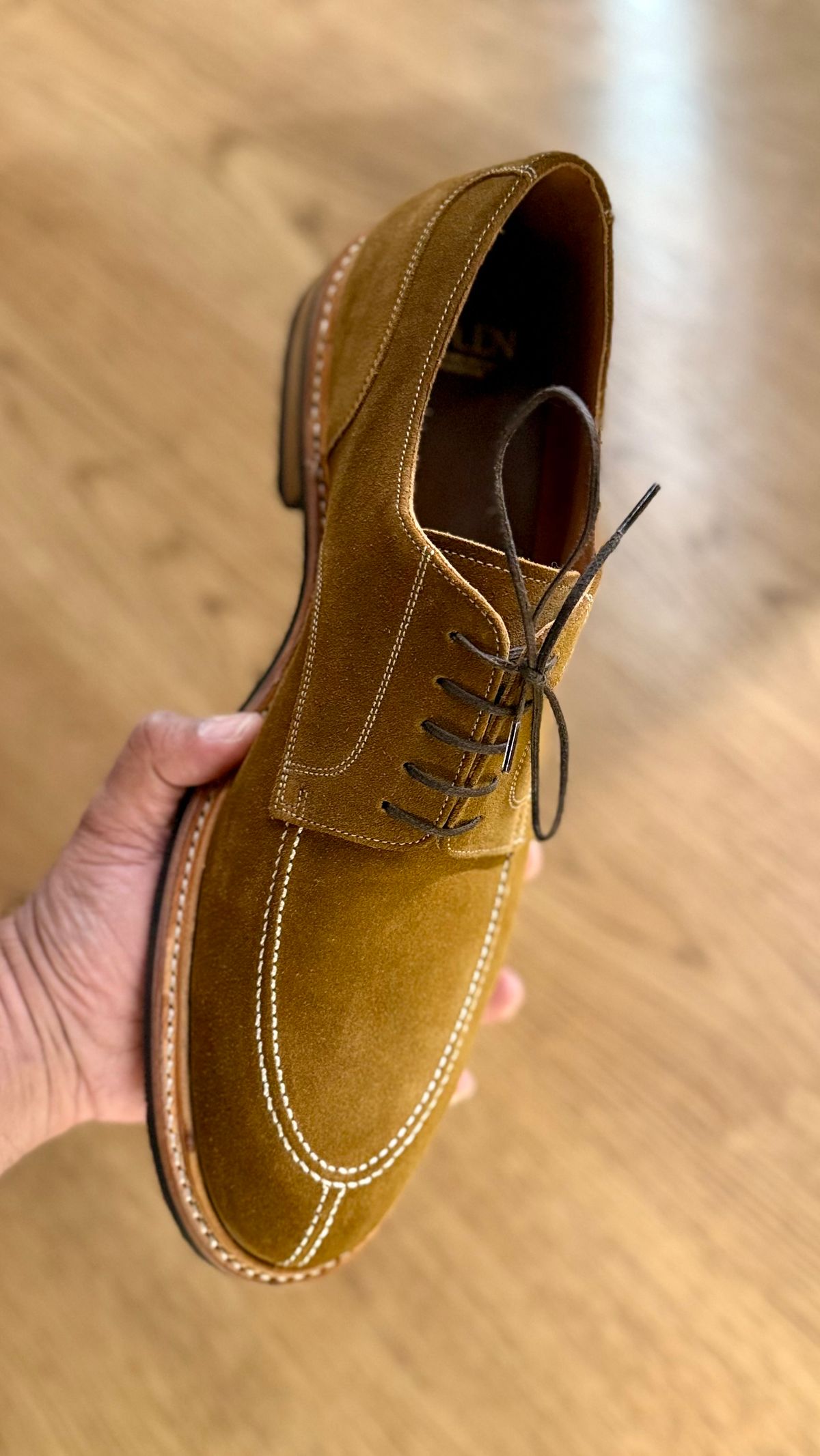 Photo by vishhh on July 2, 2026 of the Bridlen Bridlen / Y Tip Derby in C.F. Stead Repello Calf Suede Copper.
