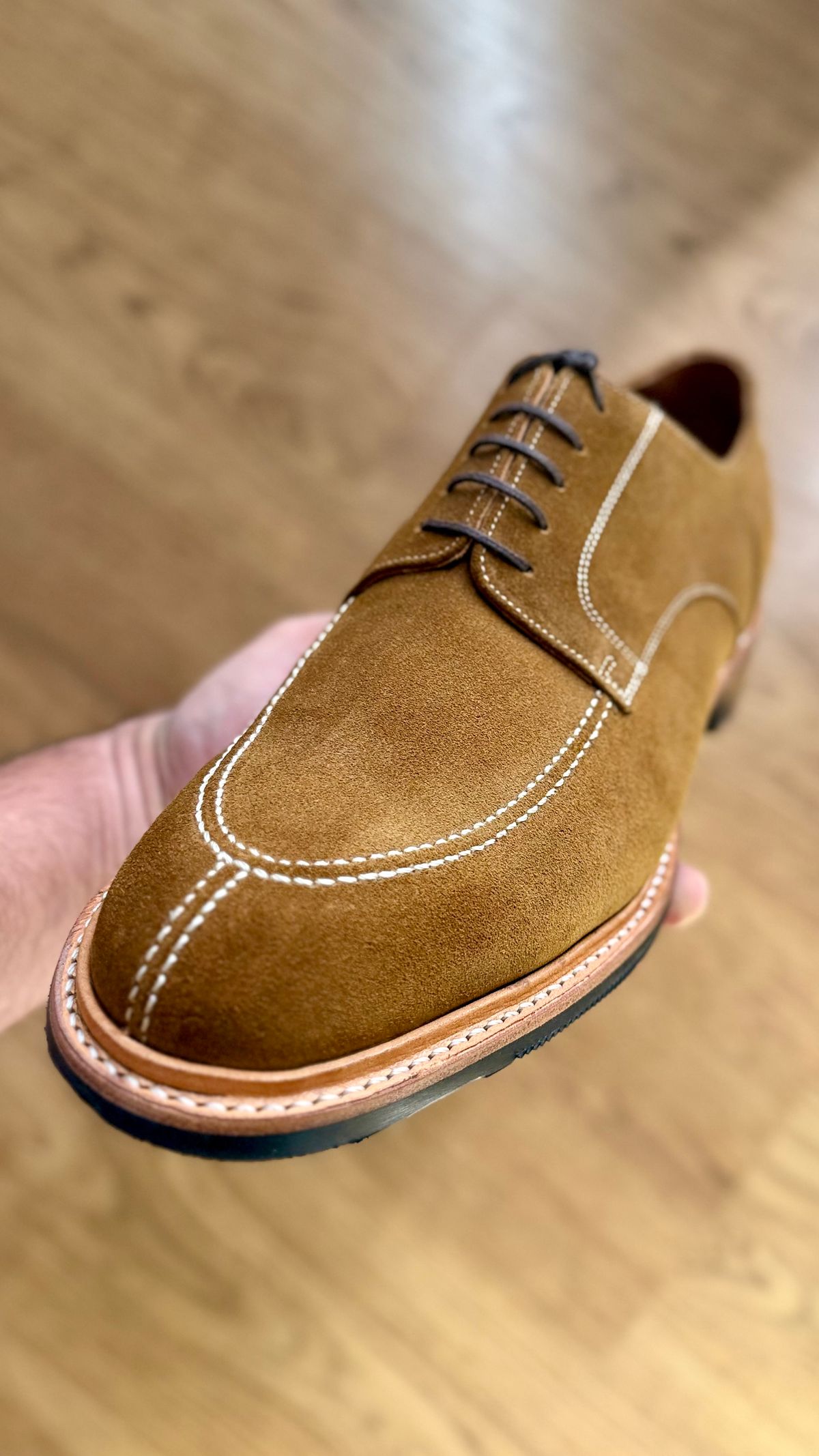Photo by vishhh on July 2, 2026 of the Bridlen Bridlen / Y Tip Derby in C.F. Stead Repello Calf Suede Copper.
