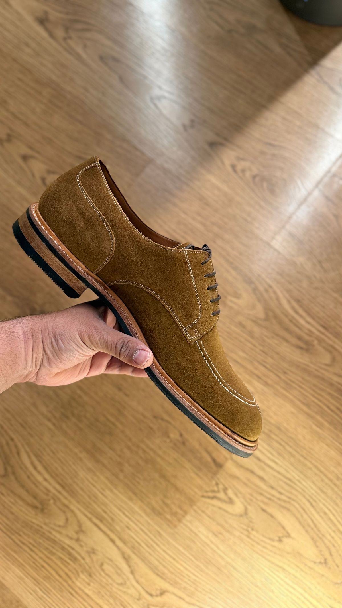 Photo by vishhh on July 2, 2026 of the Bridlen Bridlen / Y Tip Derby in C.F. Stead Repello Calf Suede Copper.