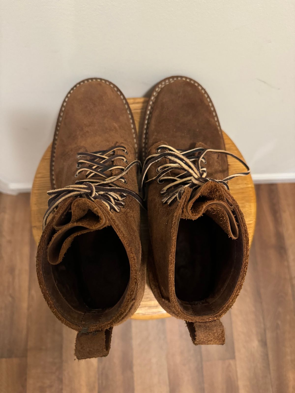 Photo by KingSprinkle on October 2, 2024 of the White's 350 Cruiser in Seidel Distressed Roughout.