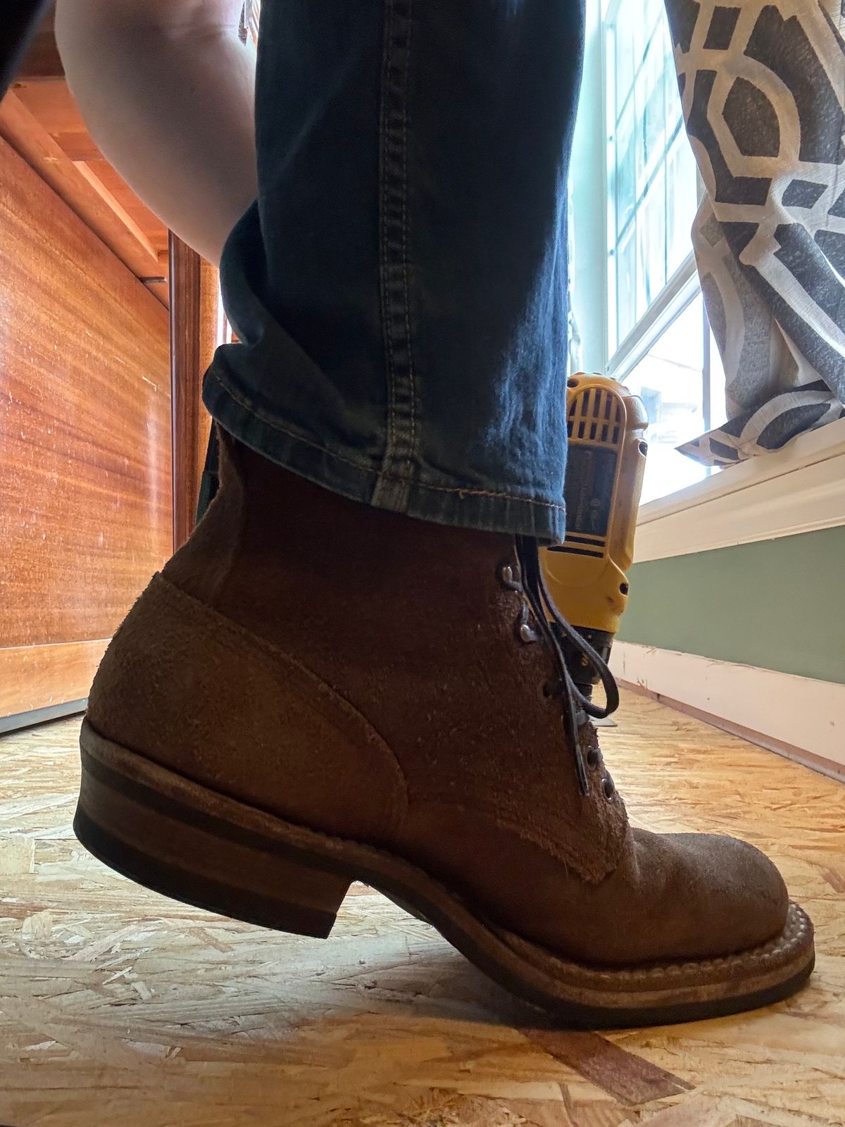 Photo by KingSprinkle on January 31, 2025 of the White's 350 Cruiser in Seidel Distressed Roughout.