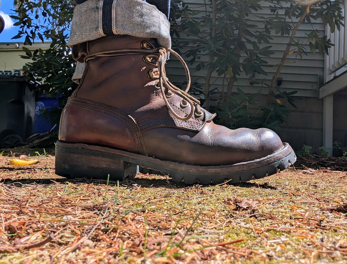 Photo by N.E._bootenthusiast on August 30, 2025 of the Nicks Urban Drifter in Horween Orange Predator.