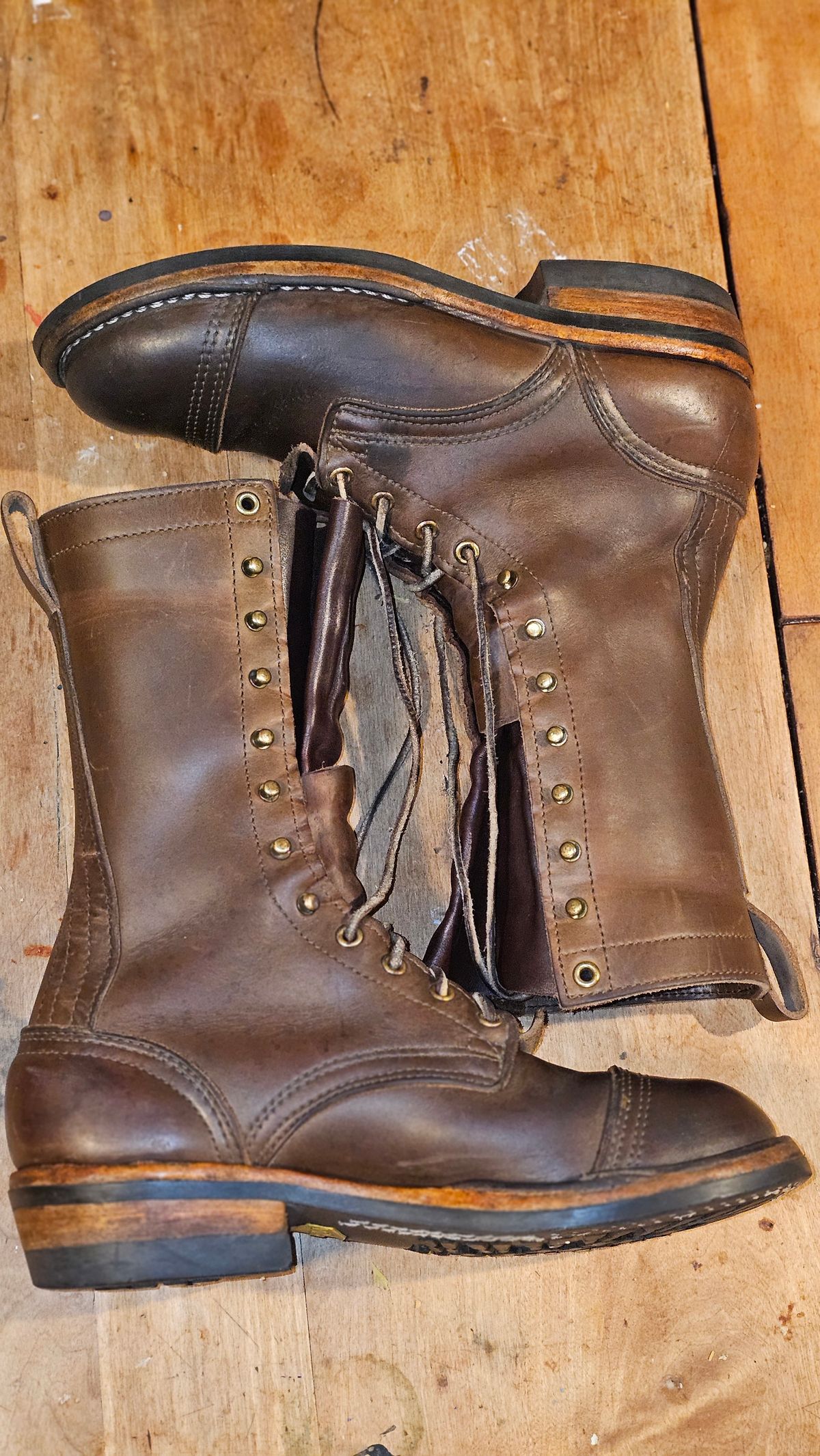 Photo by Sudden_Security_5871 on November 4, 2025 of the Nicks Lace Up Heritage in Horween British Tan Chromexcel.