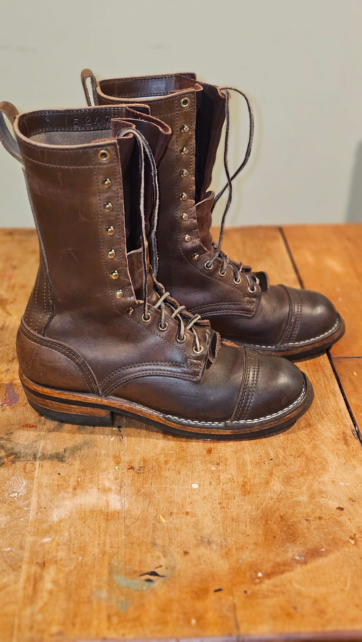 Photo by Sudden_Security_5871 on November 4, 2025 of the Nicks Lace Up Heritage in Horween British Tan Chromexcel.