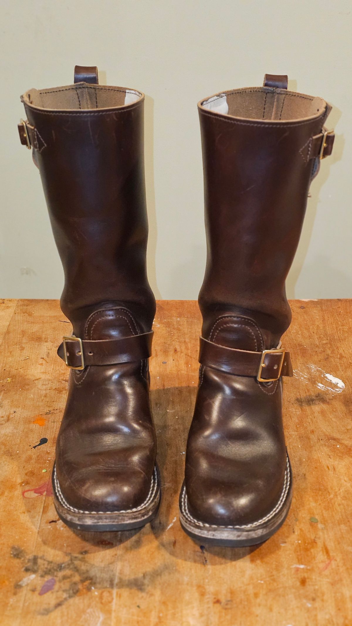 Photo by Sudden_Security_5871 on November 4, 2025 of the Nicks StationMaster in Horween Brown Chromexcel.