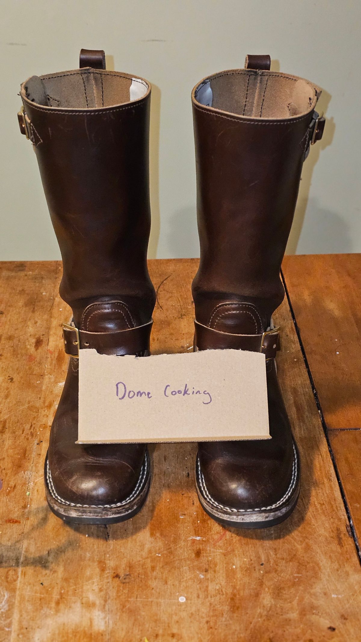 Photo by Sudden_Security_5871 on November 4, 2025 of the Nicks StationMaster in Horween Brown Chromexcel.