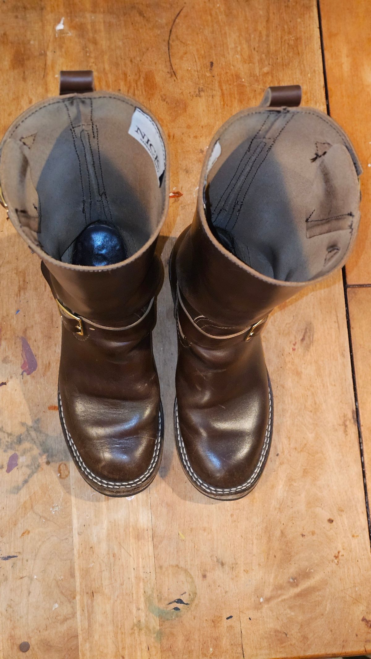 Photo by Sudden_Security_5871 on November 4, 2025 of the Nicks StationMaster in Horween Brown Chromexcel.