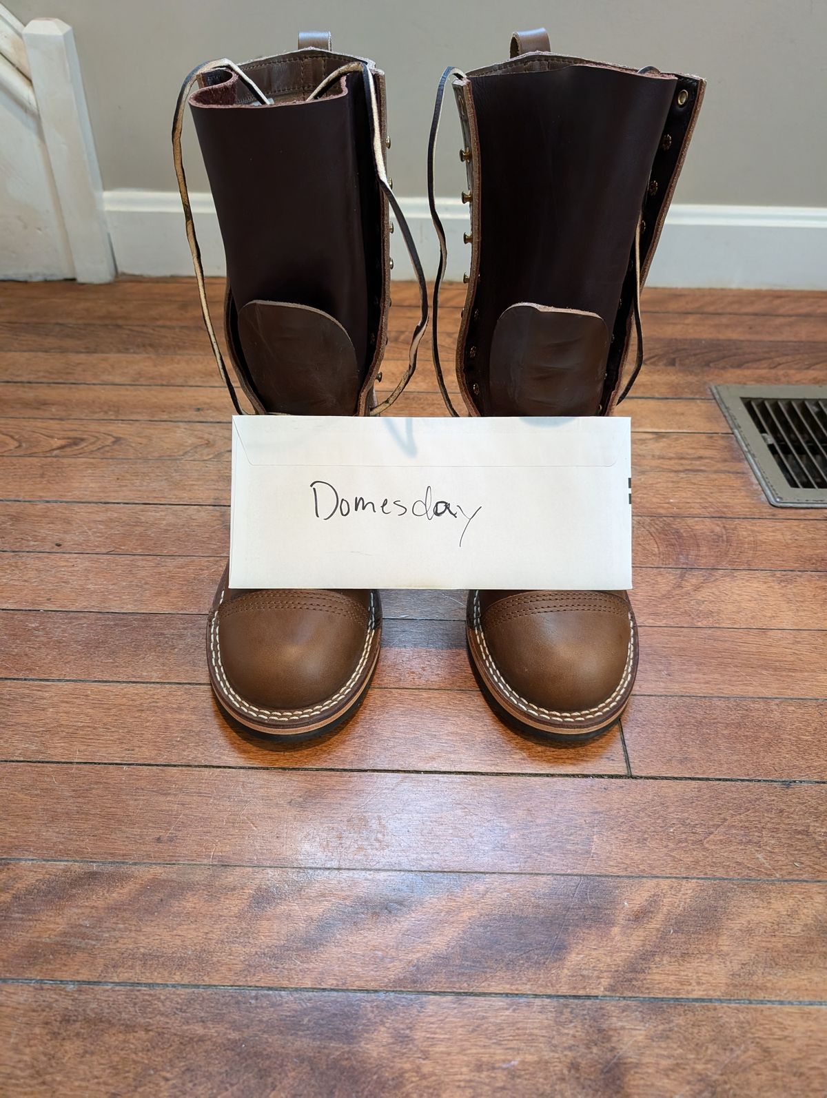 Photo by N.E._bootenthusiast on October 1, 2024 of the Nicks Lace Up Heritage in Horween British Tan Chromexcel.