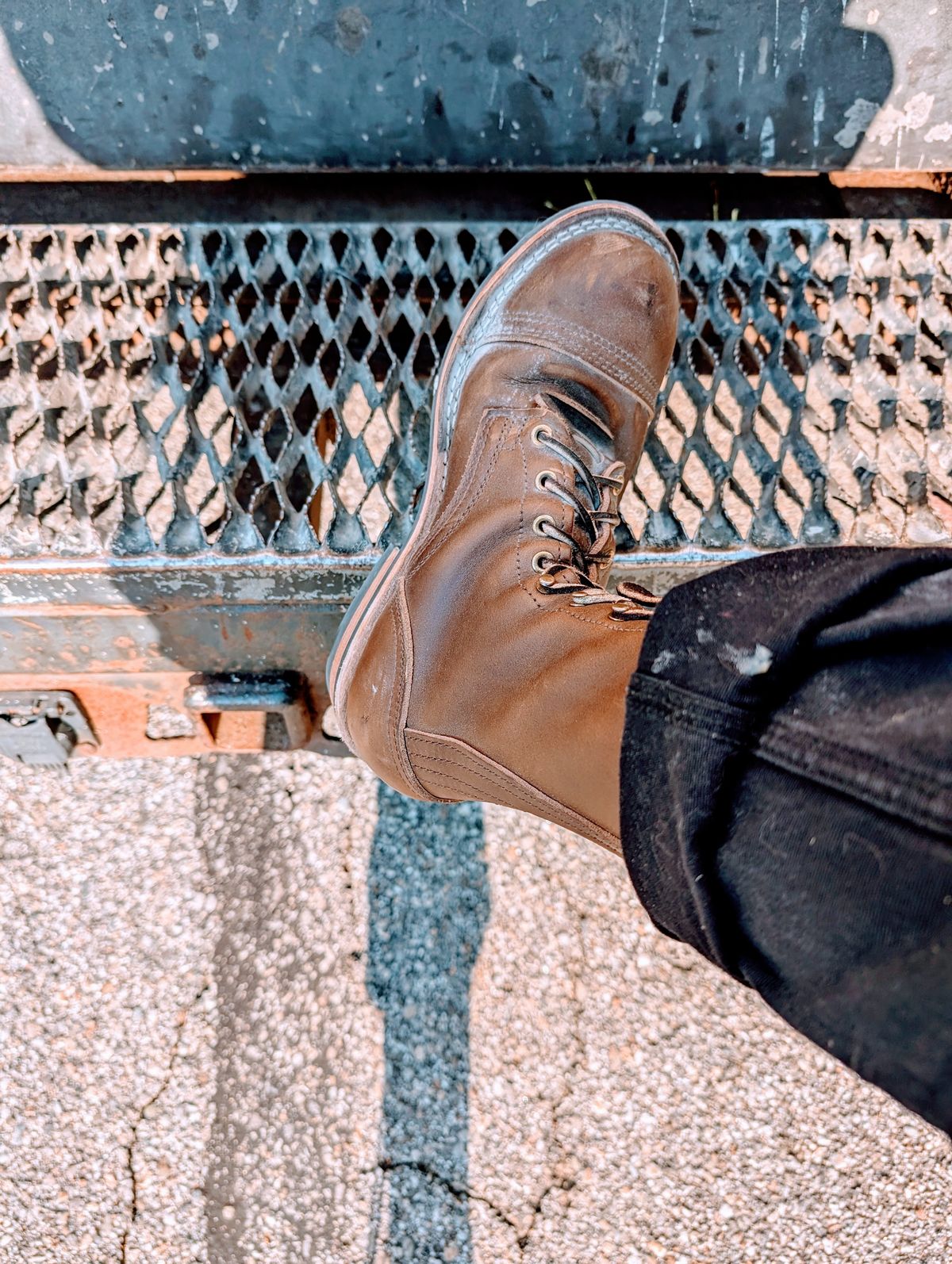 Photo by N.E._bootenthusiast on October 11, 2024 of the Nicks Lace Up Heritage in Horween British Tan Chromexcel.