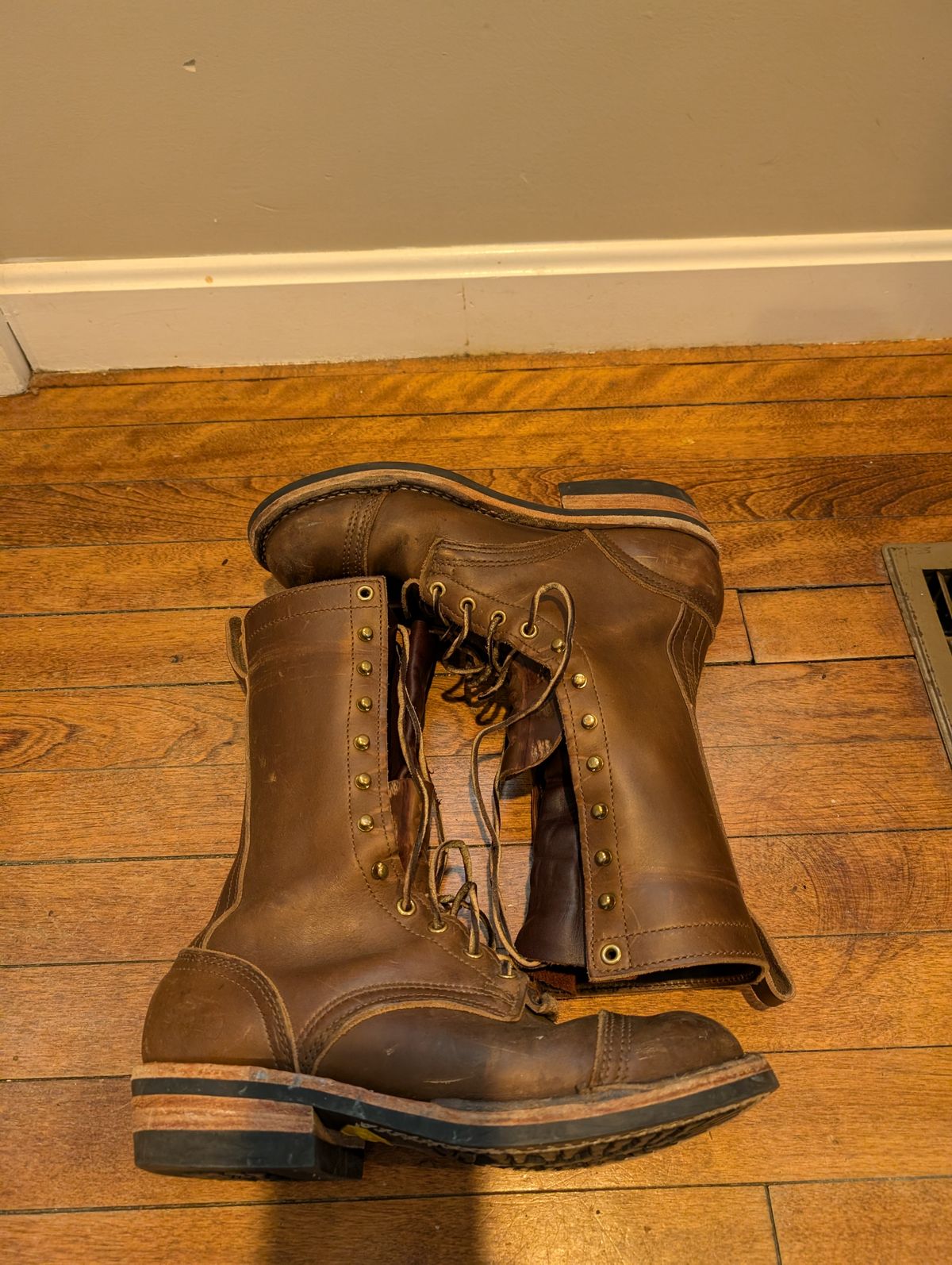 Photo by N.E._bootenthusiast on November 4, 2024 of the Nicks Lace Up Heritage in Horween British Tan Chromexcel.