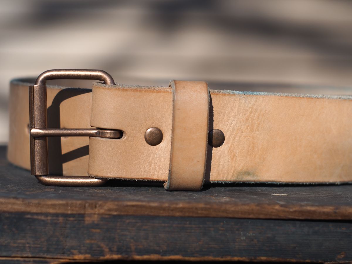 Photo by Themachinehasnobrain on November 2, 2025 of the MadrigalLeatherUSA Belt in Unknown Natural Veg Tan.