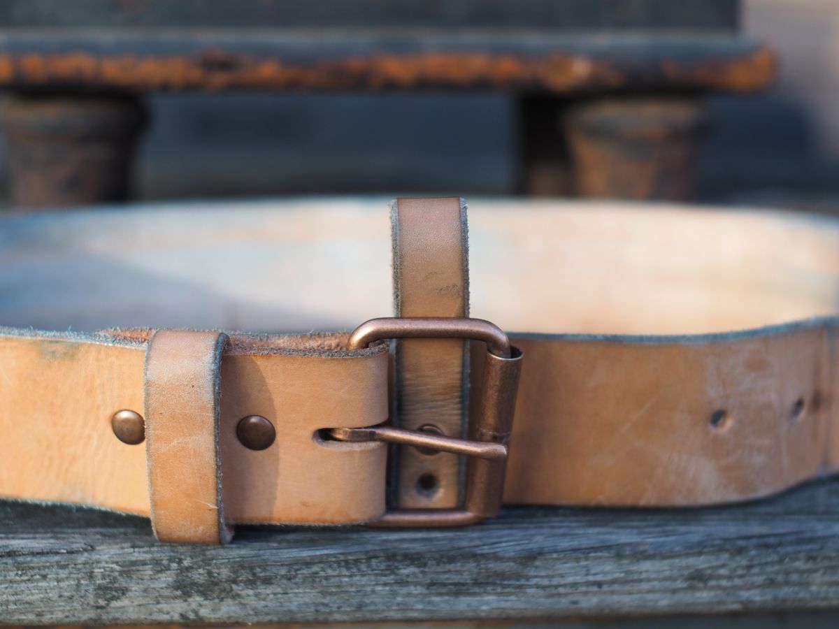 Photo by Themachinehasnobrain on December 1, 2025 of the MadrigalLeatherUSA Belt in Unknown Natural Veg Tan.