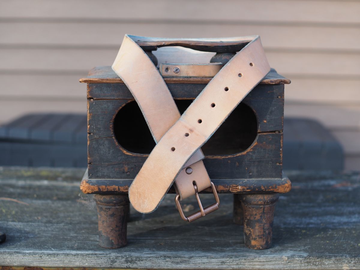 Photo by Themachinehasnobrain on December 1, 2025 of the MadrigalLeatherUSA Belt in Unknown Natural Veg Tan.