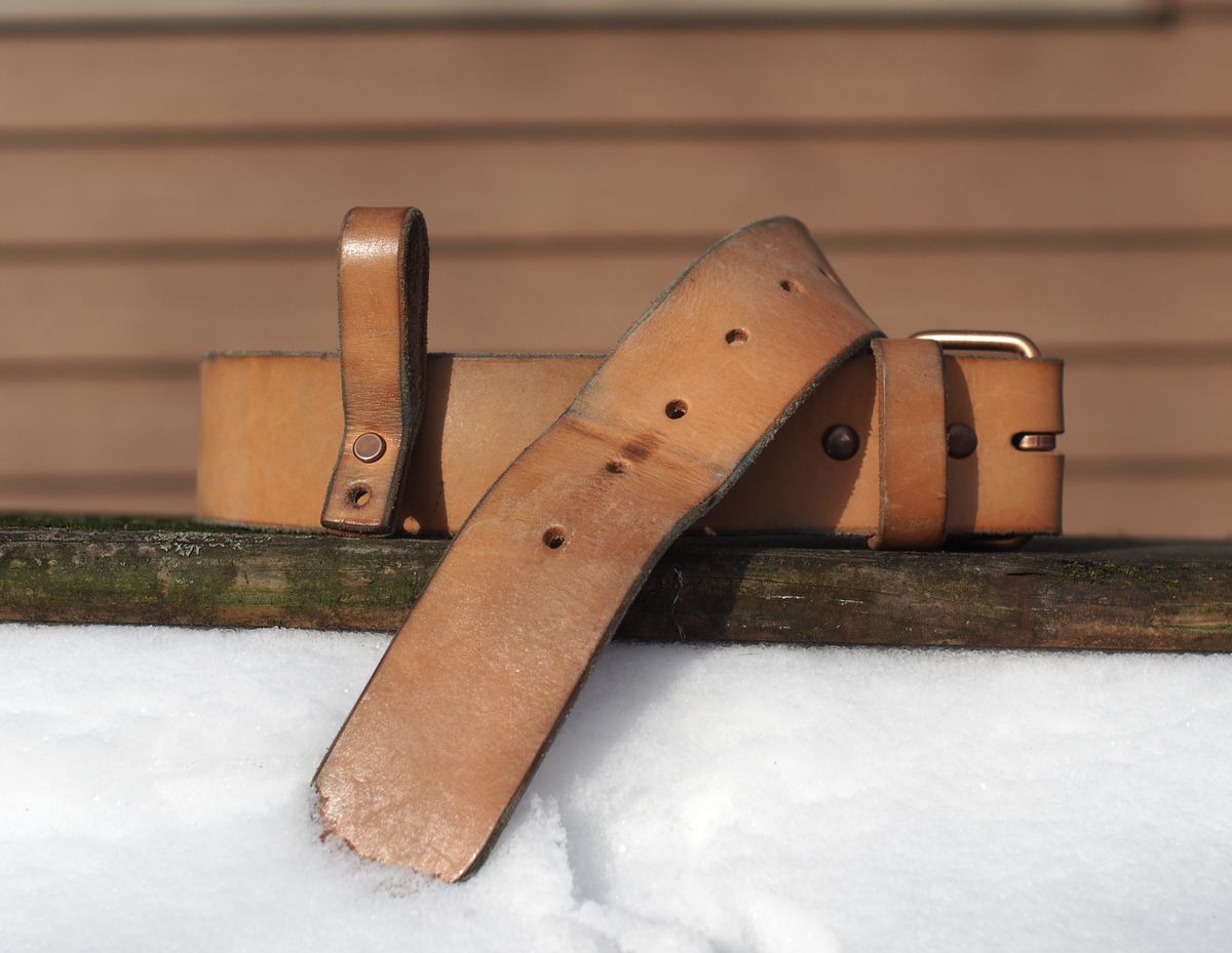 Photo by Themachinehasnobrain on January 4, 2026 of the MadrigalLeatherUSA Belt in Unknown Natural Veg Tan.