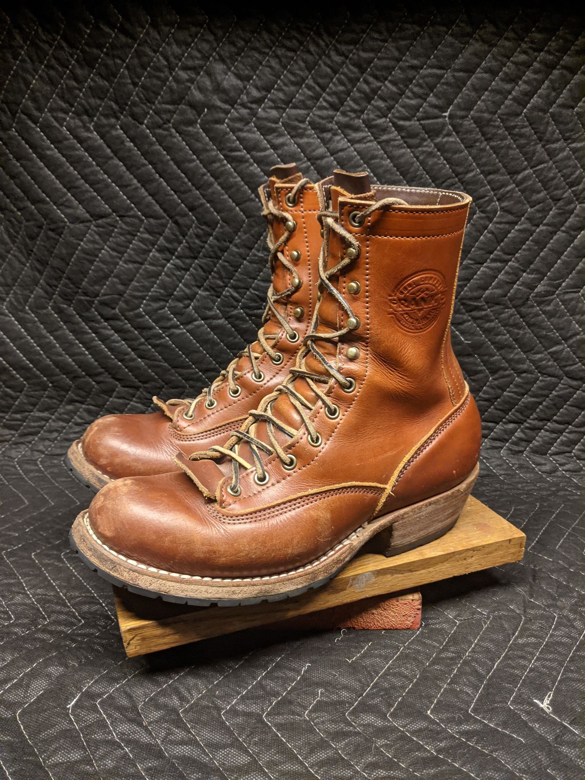 Photo by evsnova74 on January 2, 2025 of the Frank's Boots Front Range in Wickett & Craig Chestnut English Bridle.
