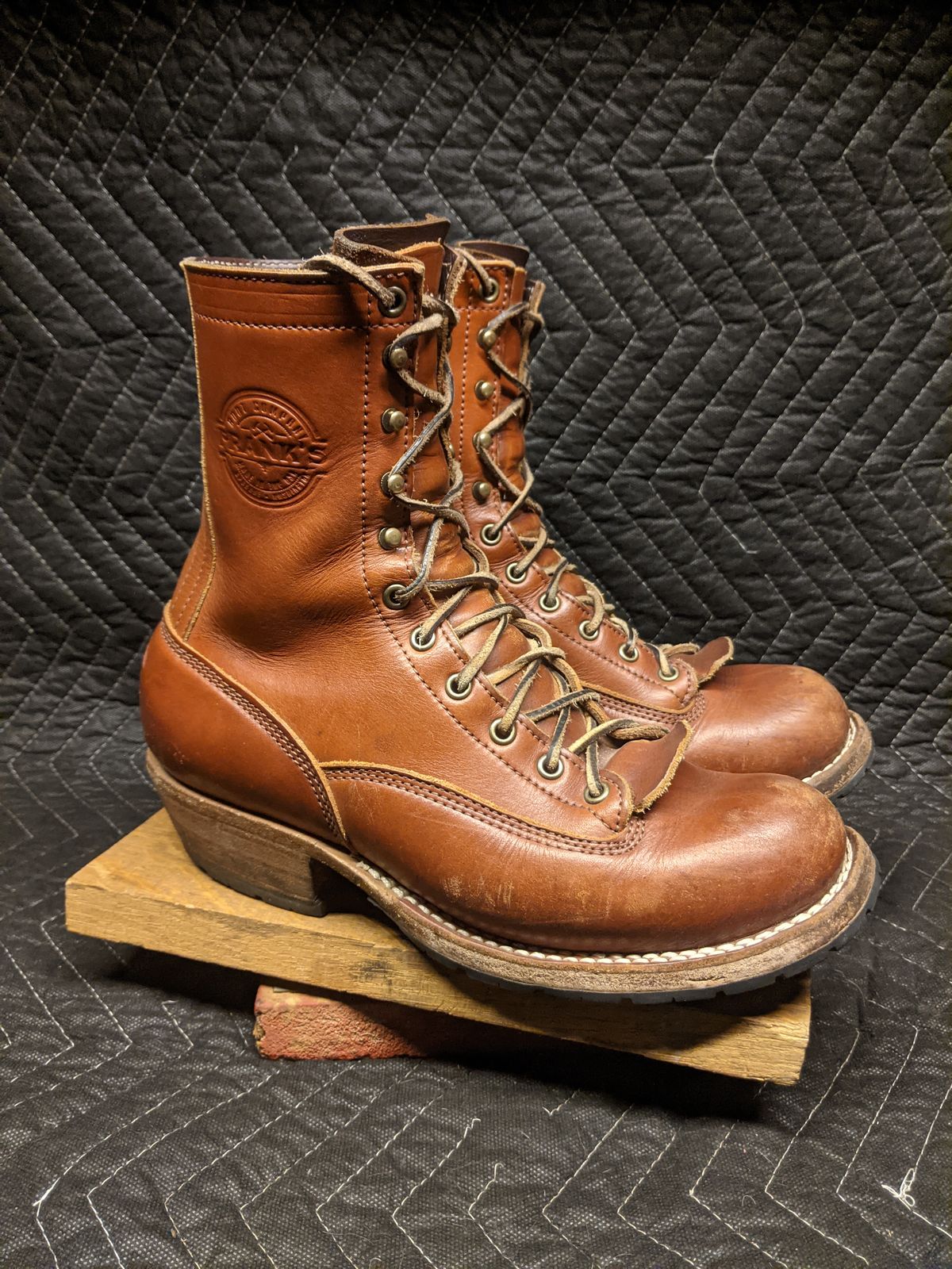 Photo by evsnova74 on January 2, 2025 of the Frank's Boots Front Range in Wickett & Craig Chestnut English Bridle.