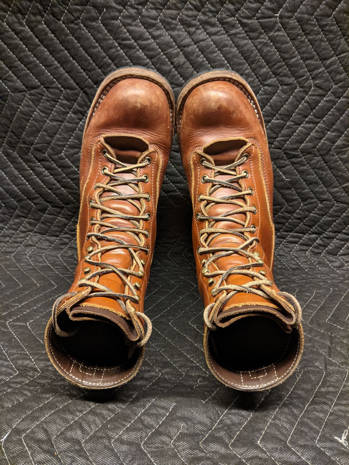 Photo by evsnova74 on January 2, 2025 of the Frank's Boots Front Range in Wickett & Craig Chestnut English Bridle.
