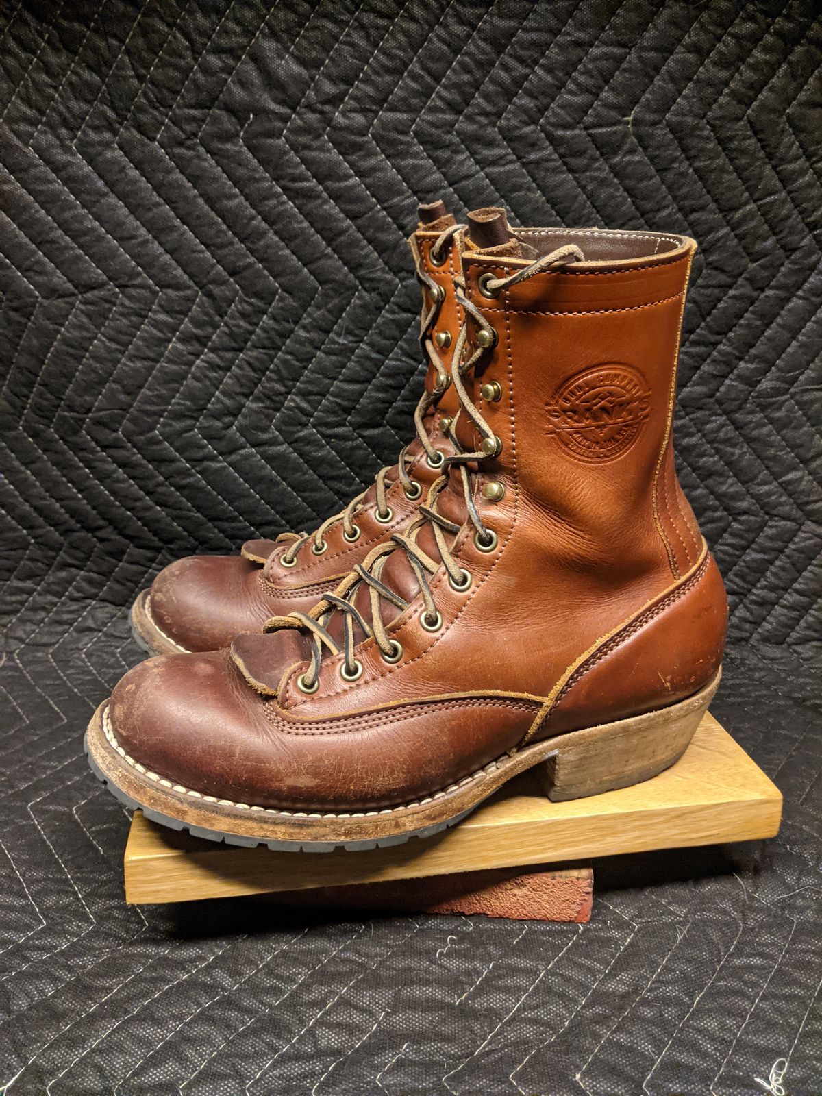 Photo by evsnova74 on March 2, 2025 of the Frank's Boots Front Range in Wickett & Craig Chestnut English Bridle.