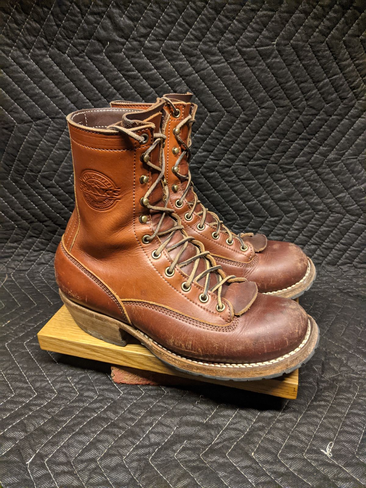 Photo by evsnova74 on March 2, 2025 of the Frank's Boots Front Range in Wickett & Craig Chestnut English Bridle.