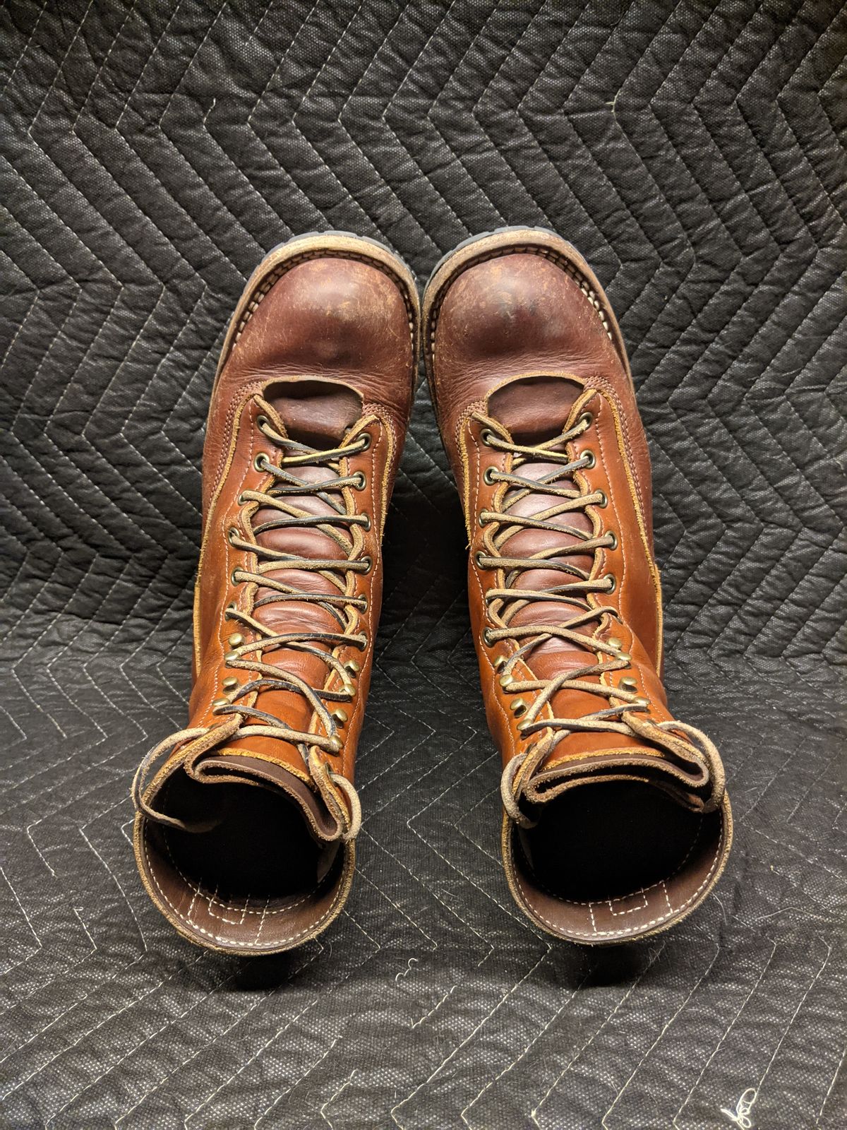Photo by evsnova74 on March 2, 2025 of the Frank's Boots Front Range in Wickett & Craig Chestnut English Bridle.