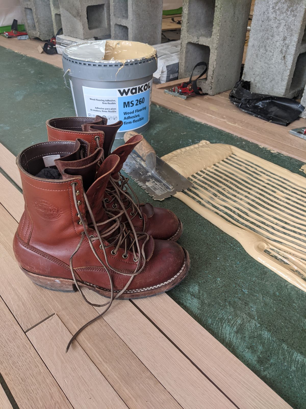 Photo by evsnova74 on March 27, 2025 of the Frank's Boots Front Range in Wickett & Craig Chestnut English Bridle.