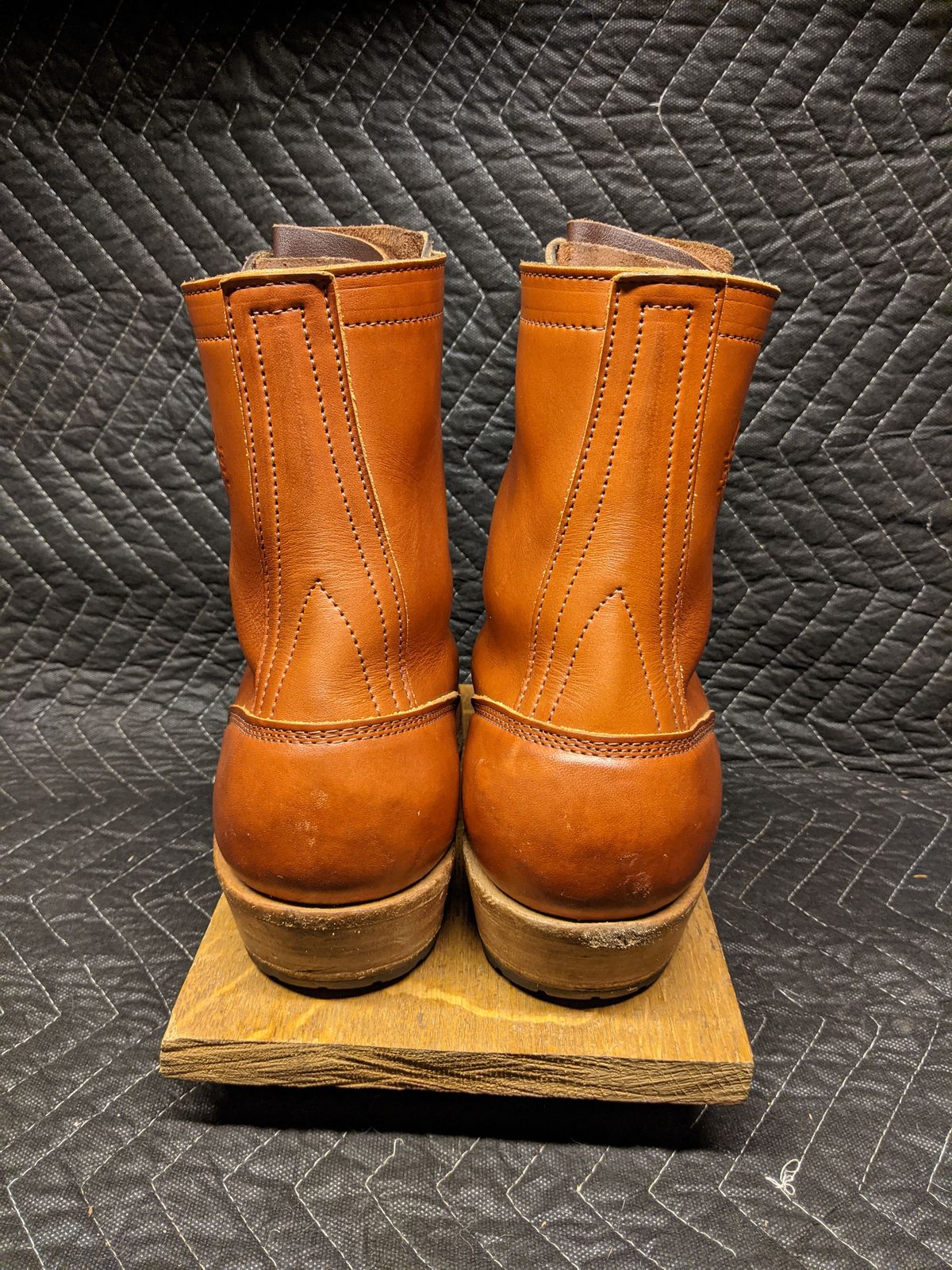 Photo by evsnova74 on November 1, 2024 of the Frank's Boots Front Range in Wickett & Craig Chestnut English Bridle.