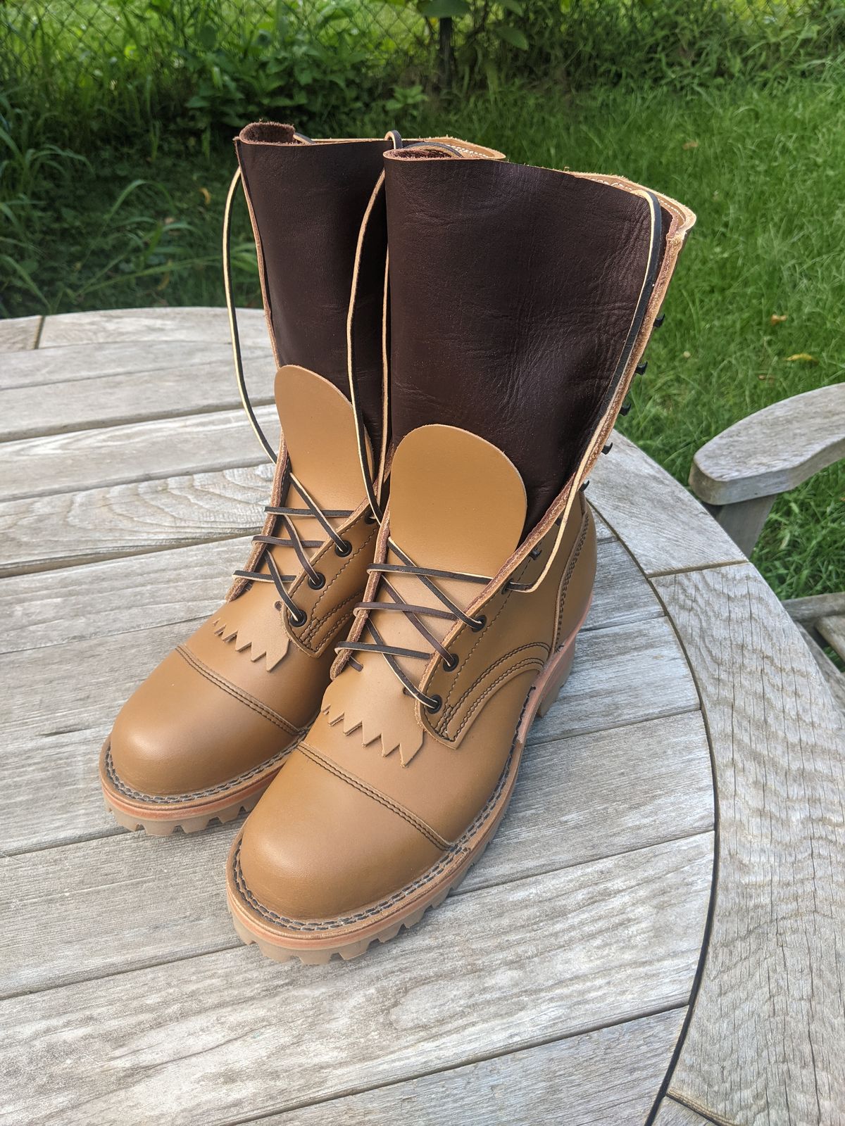 Photo by evsnova74 on August 8, 2024 of the Frank's Boots Type 2 Highlander in Seidel Tan Teton.