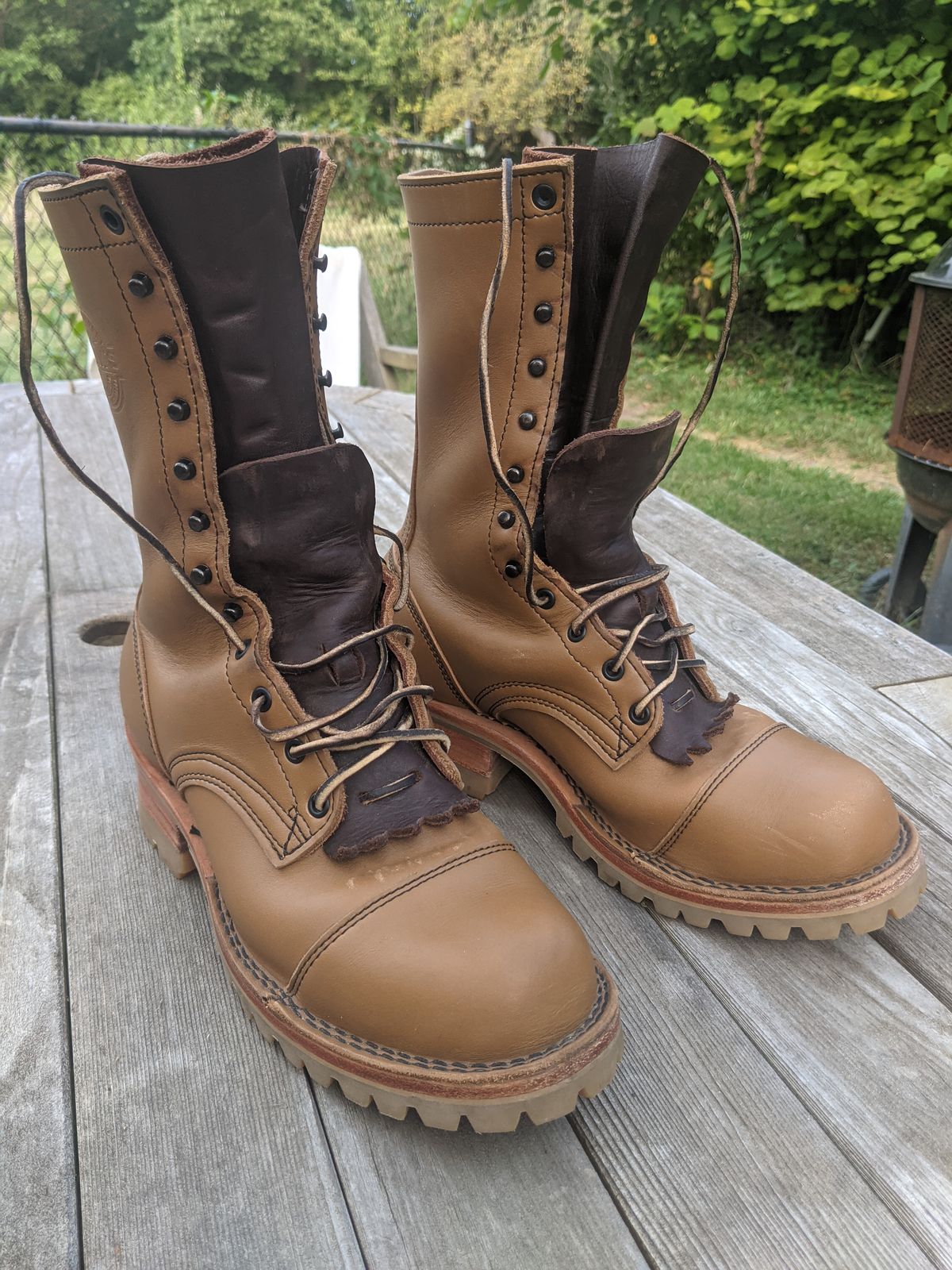 Photo by evsnova74 on August 28, 2024 of the Frank's Boots Type 2 Highlander in Seidel Tan Teton.