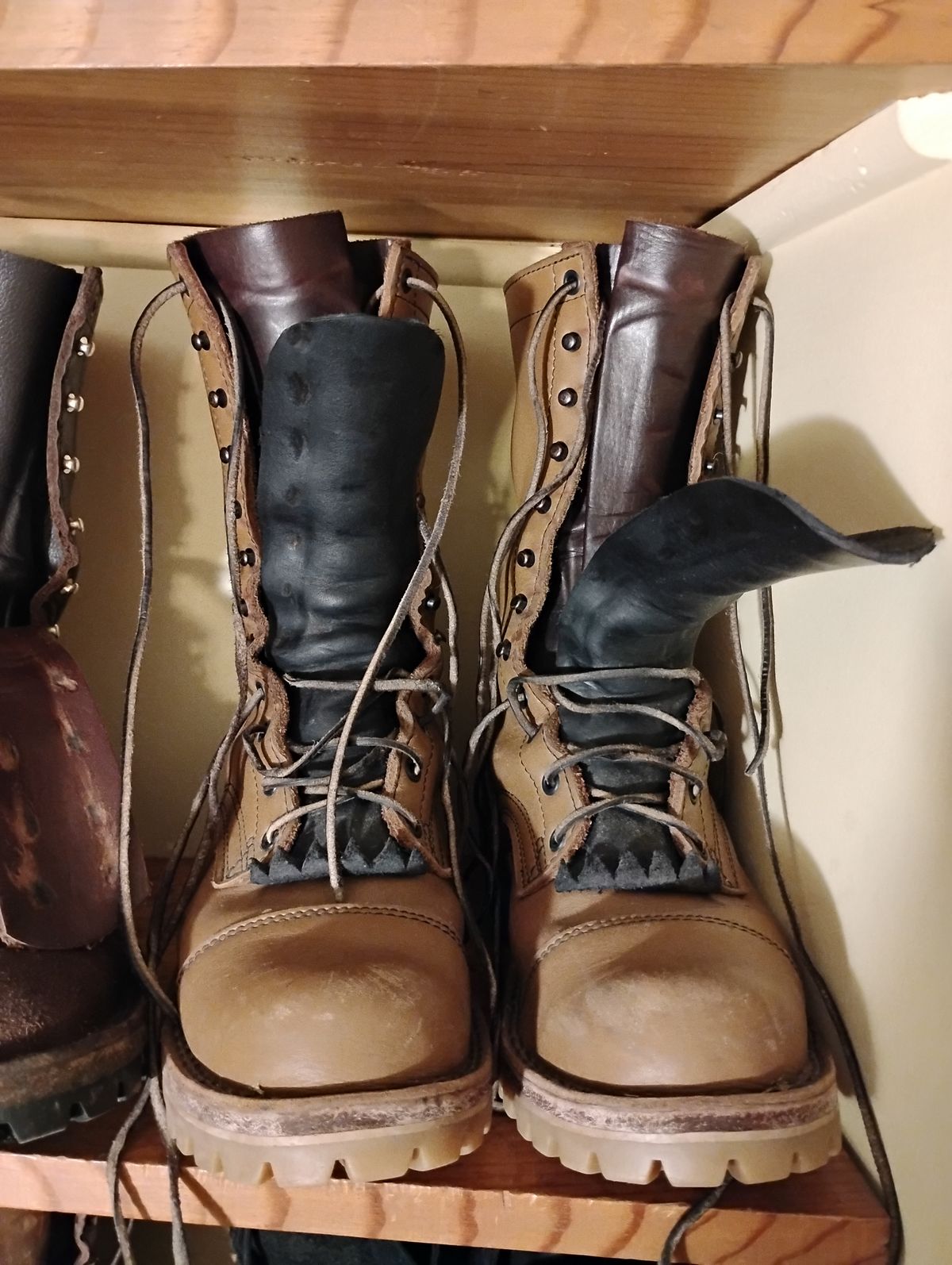 Photo by evsnova74 on July 28, 2025 of the Frank's Boots Type 2 Highlander in Seidel Tan Teton.