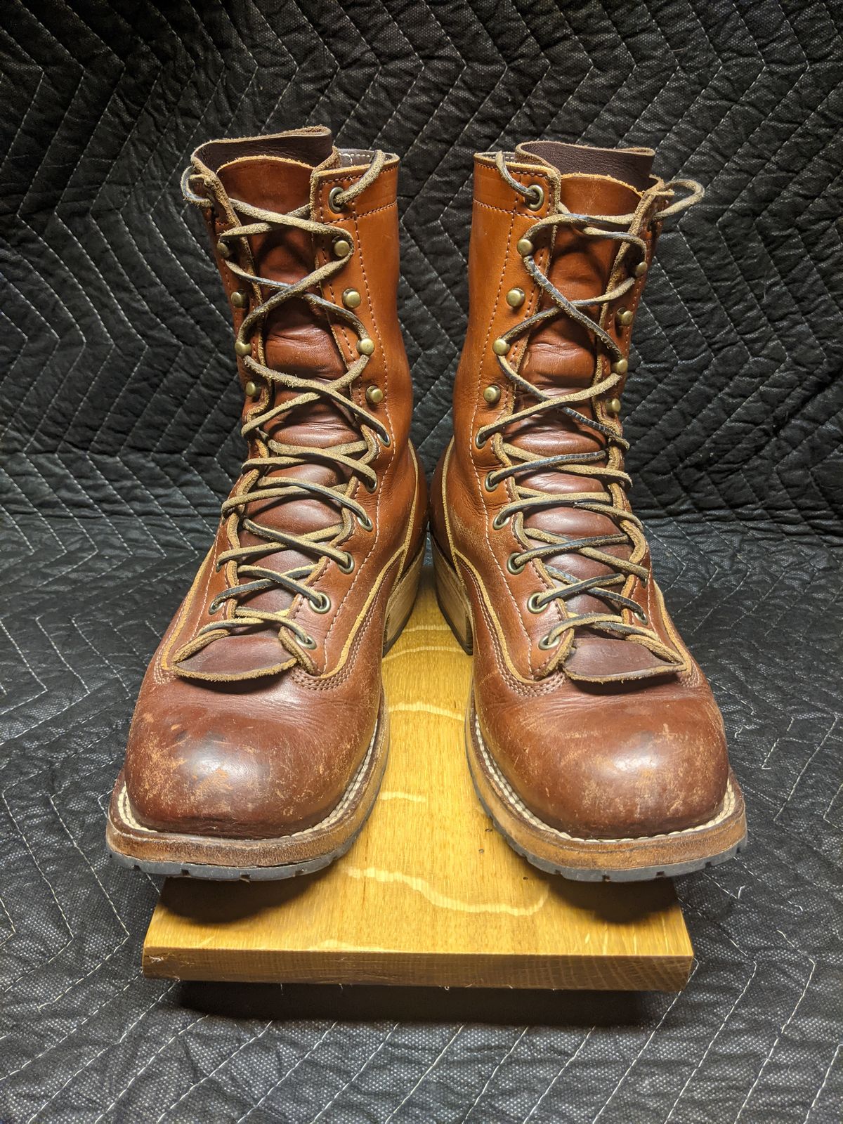 Photo by evsnova74 on October 1, 2025 of the Frank's Boots Front Range in Wickett & Craig Chestnut English Bridle.