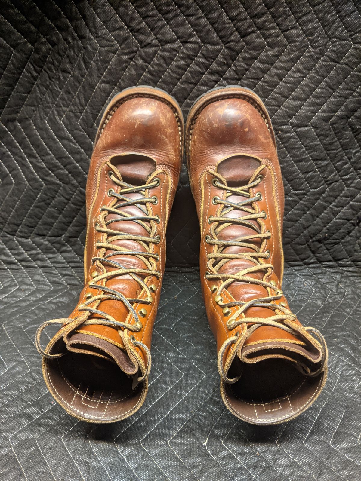 Photo by evsnova74 on October 1, 2025 of the Frank's Boots Front Range in Wickett & Craig Chestnut English Bridle.