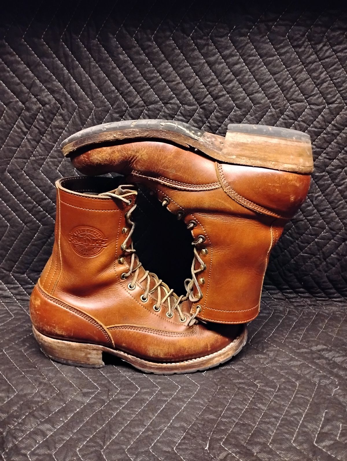 Photo by evsnova74 on January 1, 2026 of the Frank's Boots Front Range in Wickett & Craig Chestnut English Bridle.