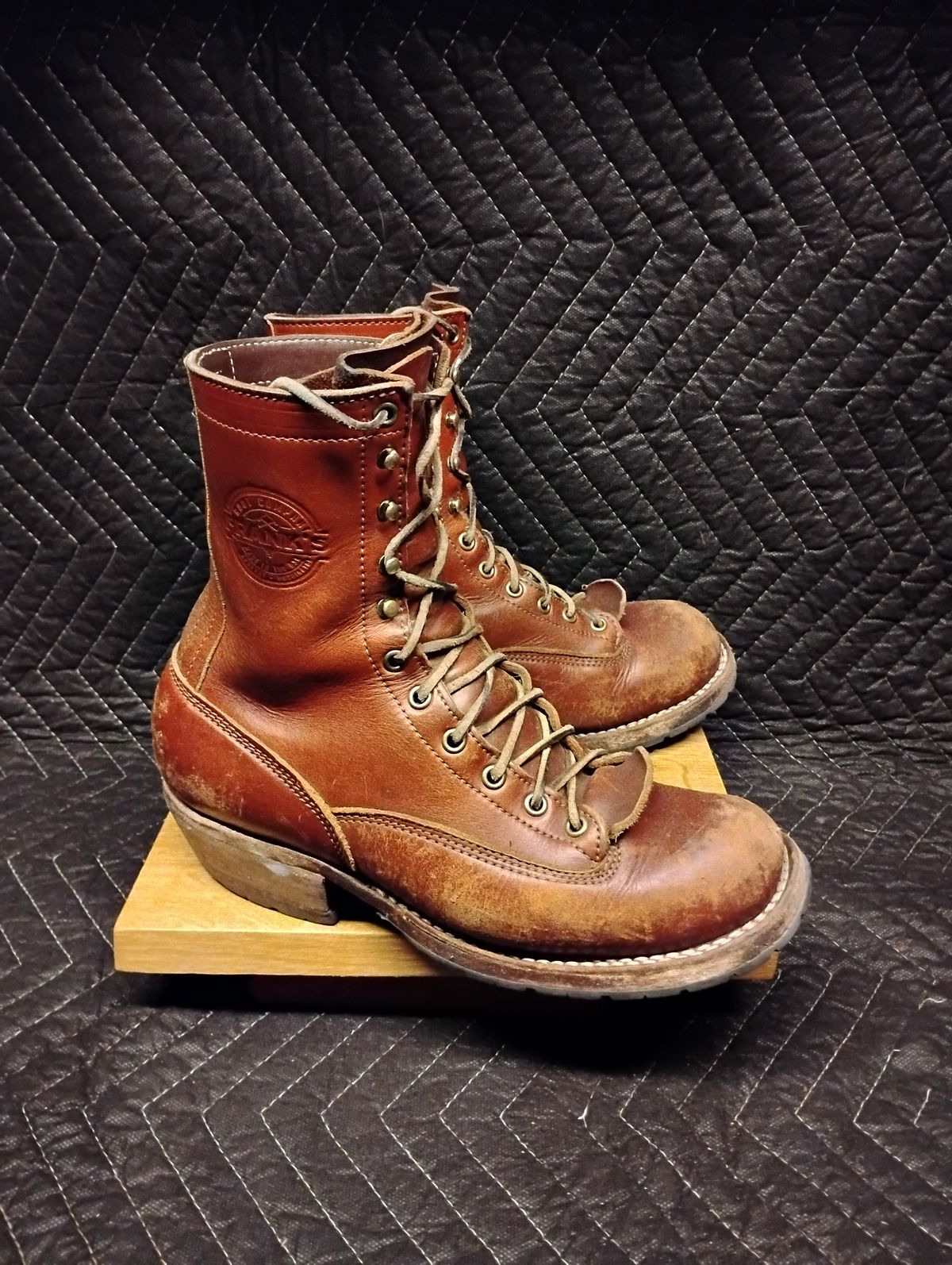 Photo by evsnova74 on March 2, 2026 of the Frank's Boots Front Range in Wickett & Craig Chestnut English Bridle.