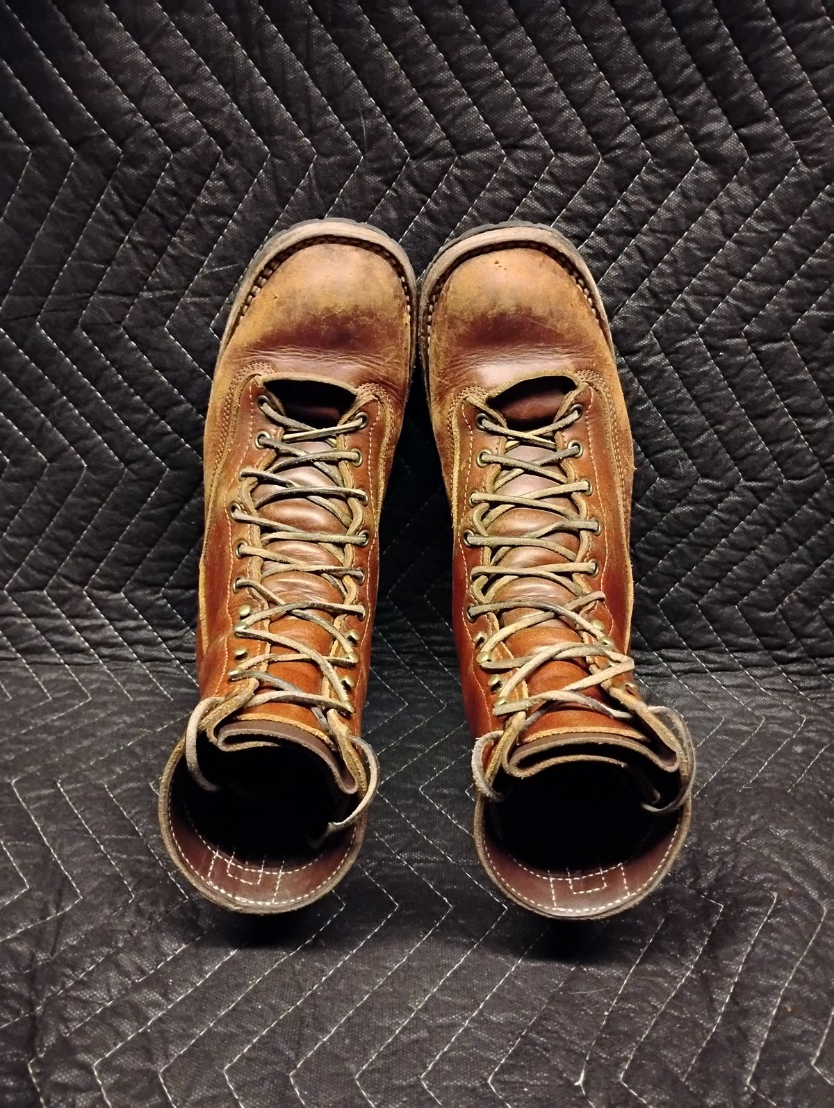 Photo by evsnova74 on March 2, 2026 of the Frank's Boots Front Range in Wickett & Craig Chestnut English Bridle.