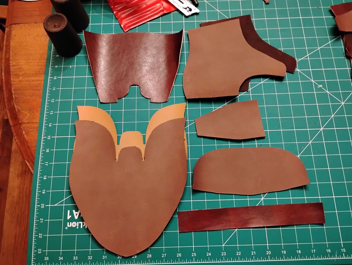 Photo by evsnova74 on October 7, 2025 of the Self-Made Custom Model in S.B. Foot Itasca Chestnut.