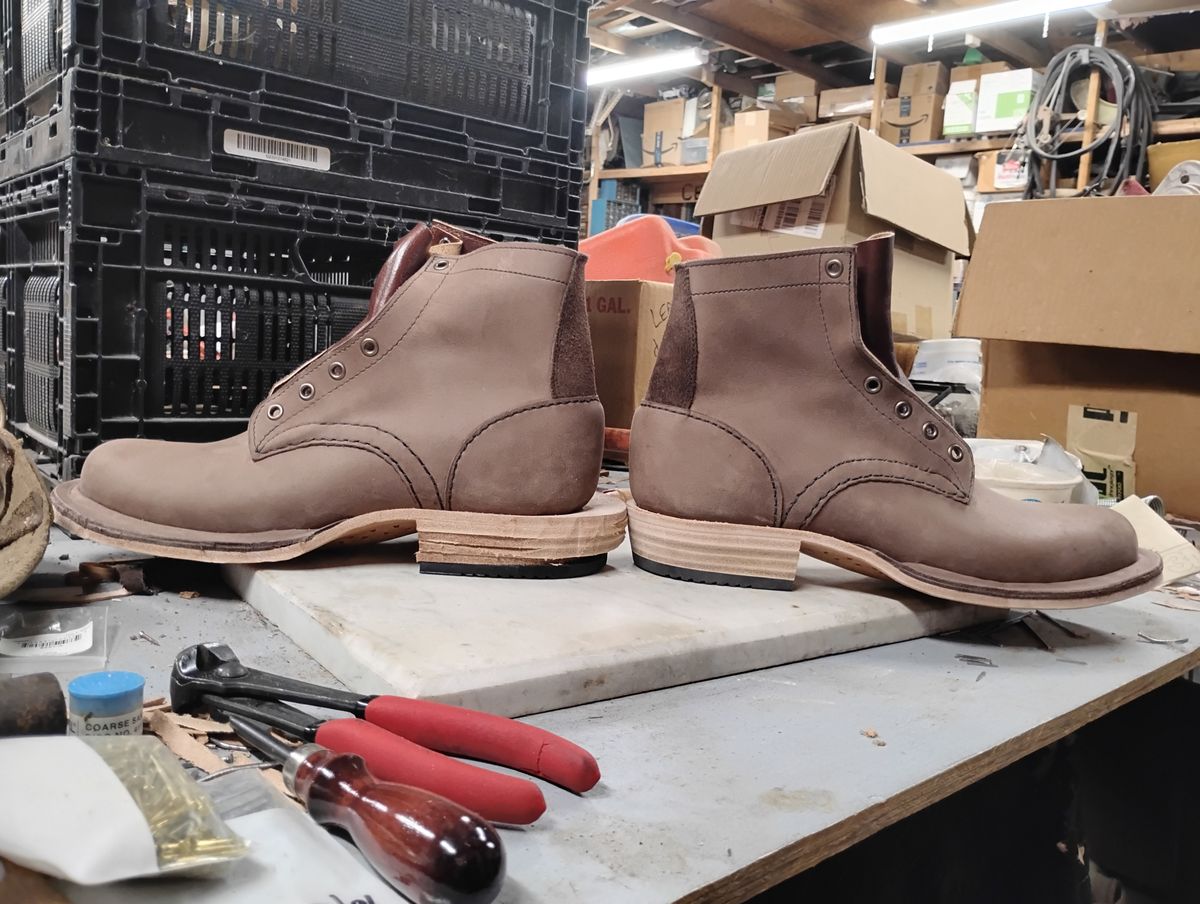 Photo by evsnova74 on October 16, 2025 of the Self-Made Custom Model in S.B. Foot Itasca Chestnut.