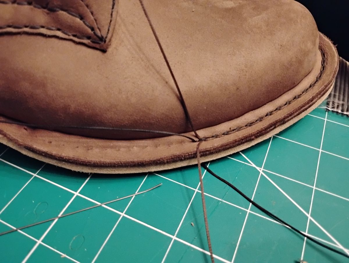 Photo by evsnova74 on October 17, 2025 of the Self-Made Custom Model in S.B. Foot Itasca Chestnut.