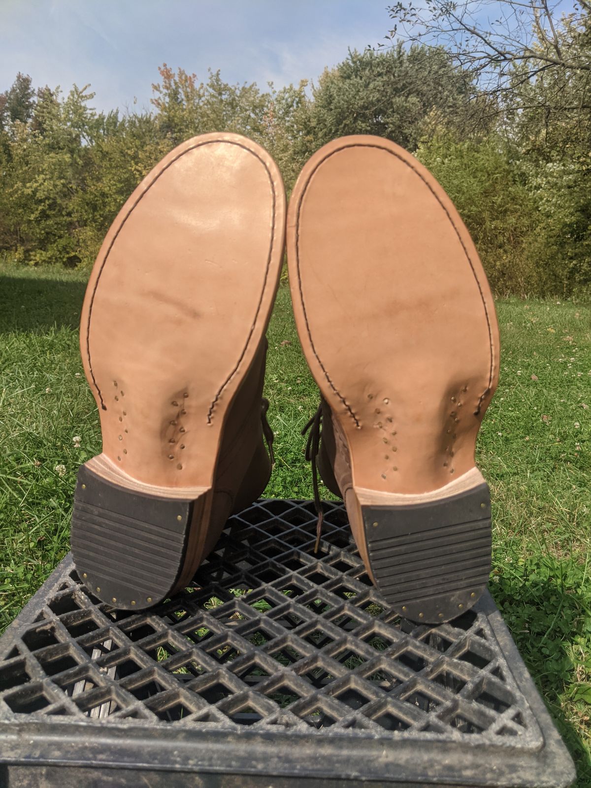 Photo by evsnova74 on October 18, 2025 of the Self-Made Custom Model in S.B. Foot Itasca Chestnut.