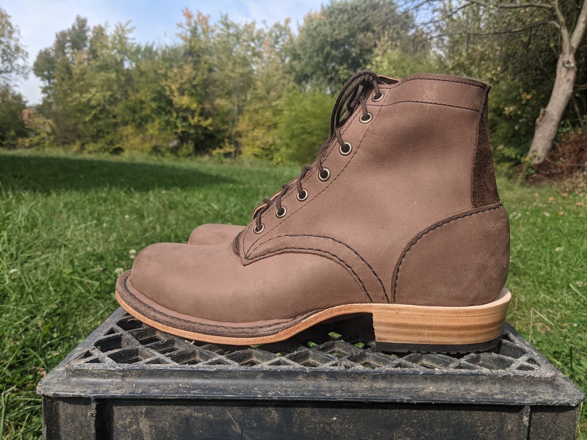 Photo by evsnova74 on October 18, 2025 of the Self-Made Custom Model in S.B. Foot Itasca Chestnut.